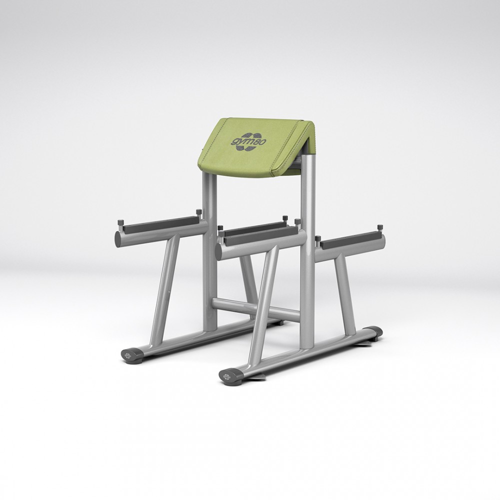2026_ACCESSORIESESSENTIALS_basics_0004_gym80_4019_basic_standing_scott_curl_NC_overviewp.jpg
